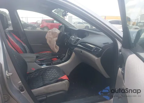 2017 Honda Accord Lx z USA, uszkodzony, nr VIN 1HGCR2F35HA240975